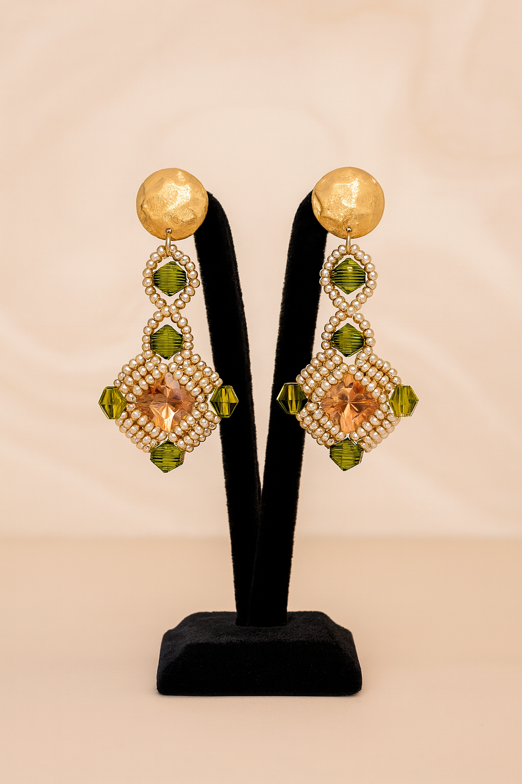 “Bagliori d’Oro” – Orecchini pendenti fatti a mano